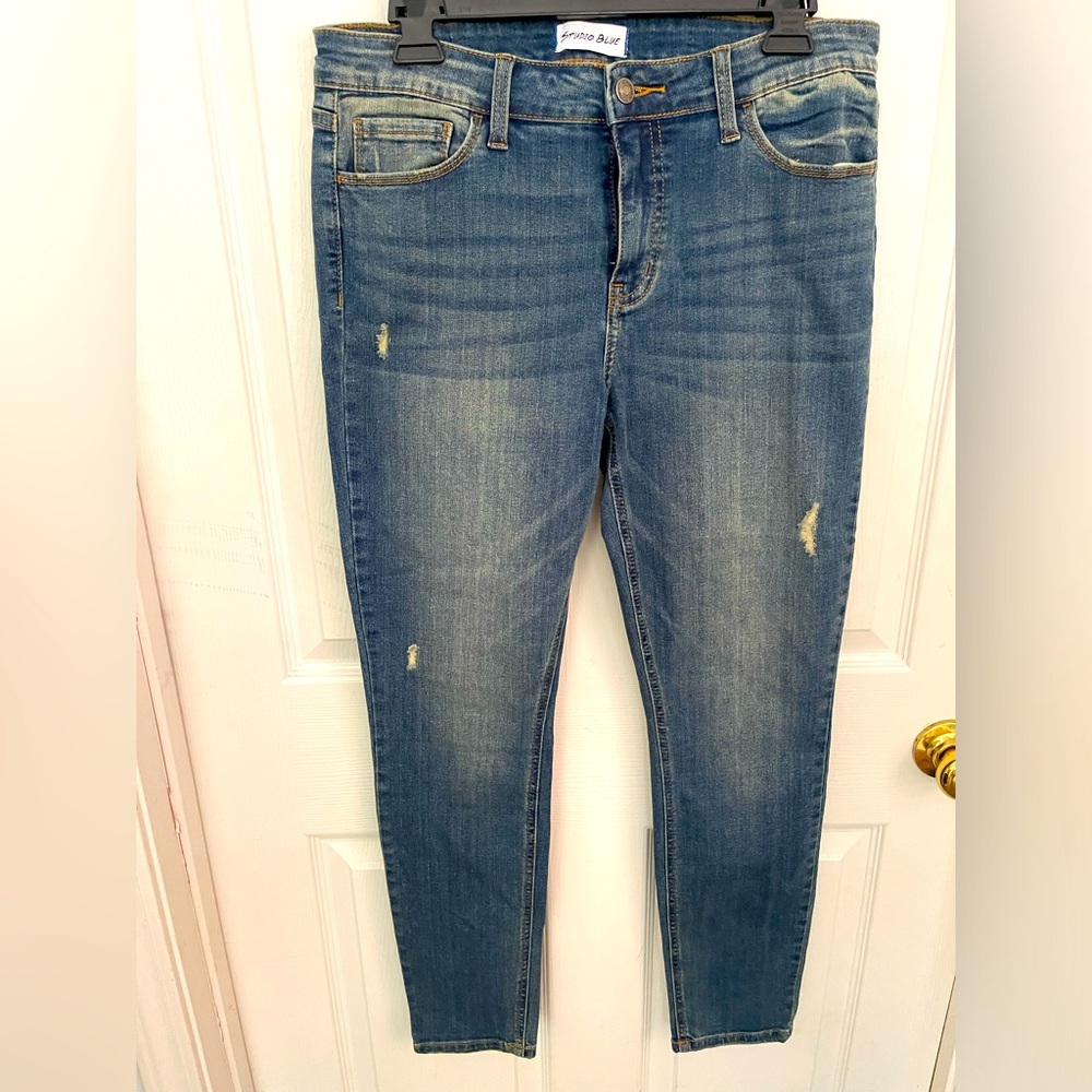 Studio Blue Jeans
